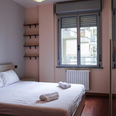 Urban Balcony Hideaway - 3 People Apartment Milan Luaran gambar