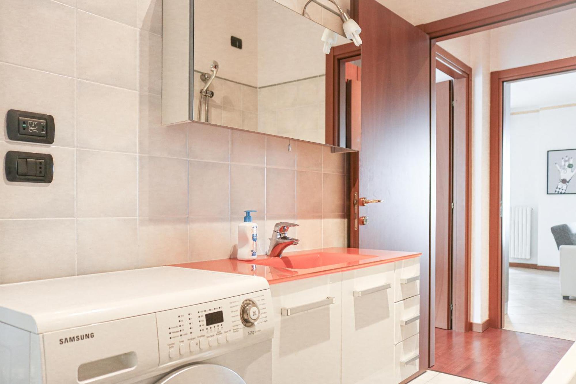 Urban Balcony Hideaway - 3 People Apartment Milan Luaran gambar