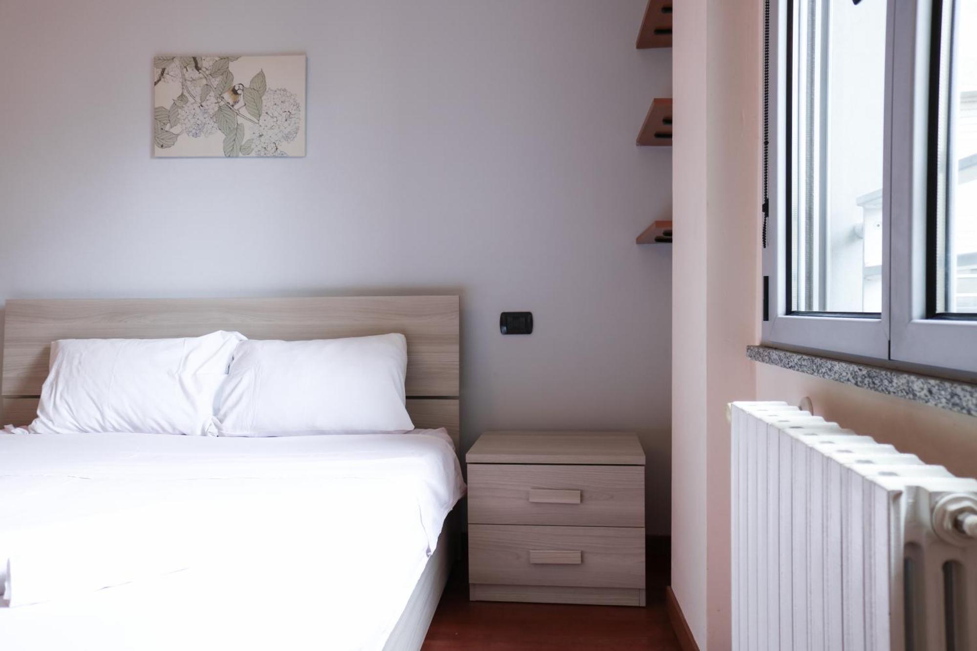 Urban Balcony Hideaway - 3 People Apartment Milan Luaran gambar