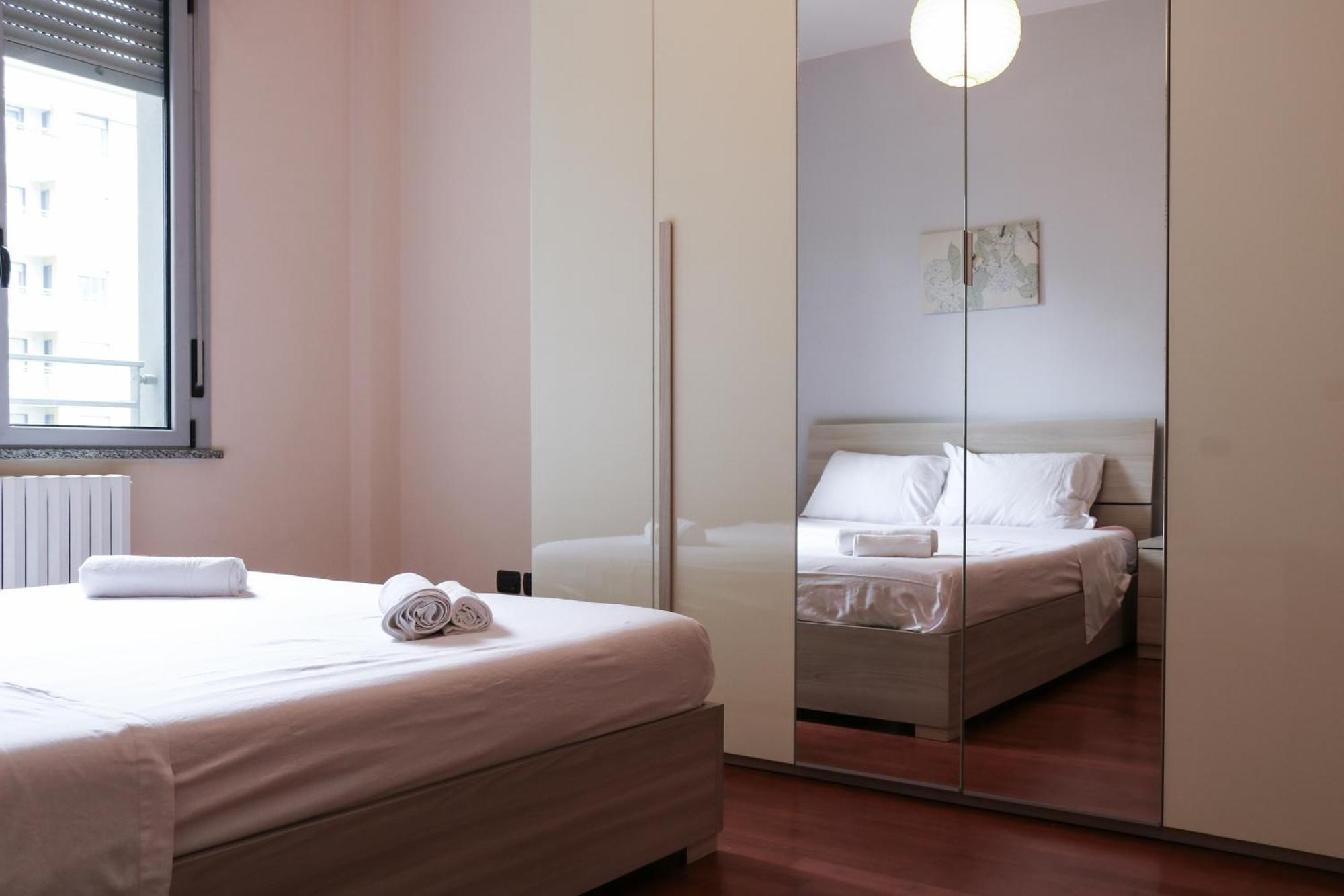 Urban Balcony Hideaway - 3 People Apartment Milan Luaran gambar